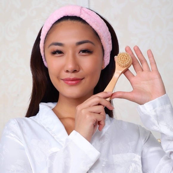 Daily Concepts Daily Facial Vegan Dry Brush - Picture 7 of 8